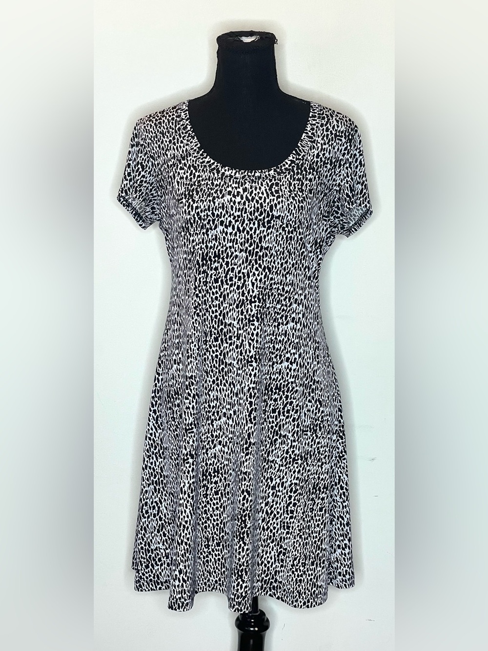 Karen Kane- Black & White Animal Print Mini Dress Size M